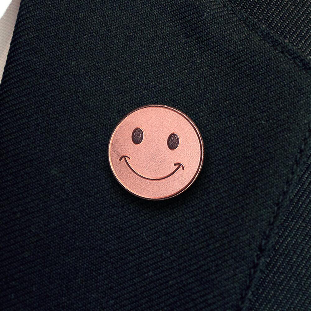 SMILEY FACE enamel badge (pack of 5) - Image 4