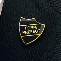 FORM PREFECT shield badge (pack of 5)