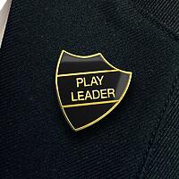 PLAY LEADER shield badge (pack of 5)